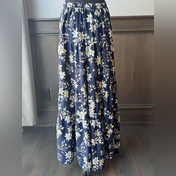 Banana Republic Navy Yellow Floral Tiered maxi skirt XS EUC - Picture 3 of 6